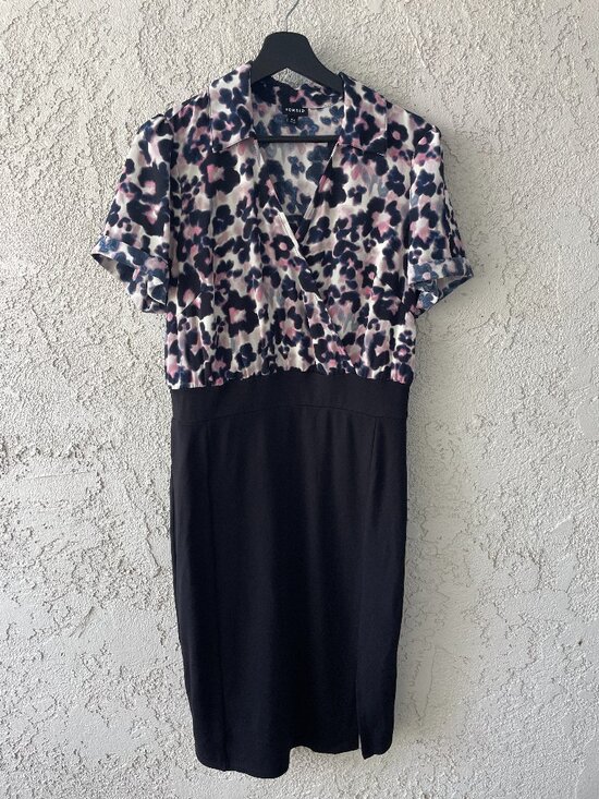 torrid Dresses & Skirts - Torrid Abstract Animal Print Faux Wrap V-Neck Short Sleeve Dress Size Medium